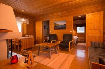 Фото номера Дом с 2 спальнями Комплексы для отдыха с коттеджами/бунгало Holiday Village Valle г. Утсйоки 17